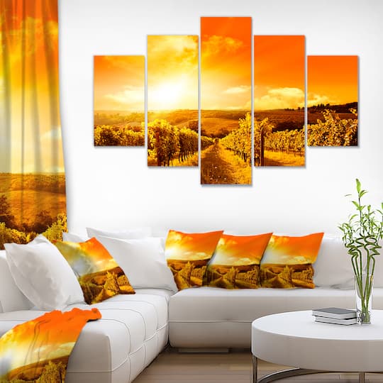 Designart - Scenic Sunset Road in Italy